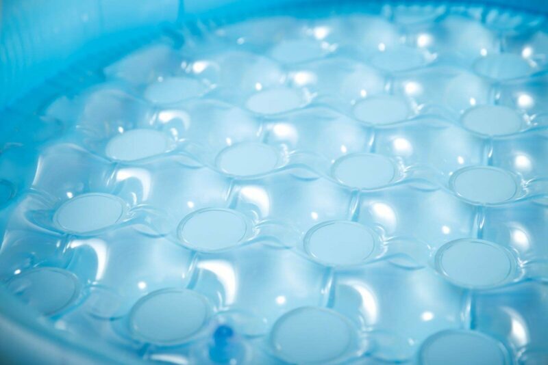 piscina-cu-acoperis-bebe-intex-ciupercuta3