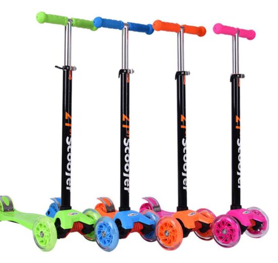 trotineta-maxi-scooter-cu-3-roti-cu-lumini2