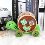 Animalute de tras din lemn cu forme geometrice