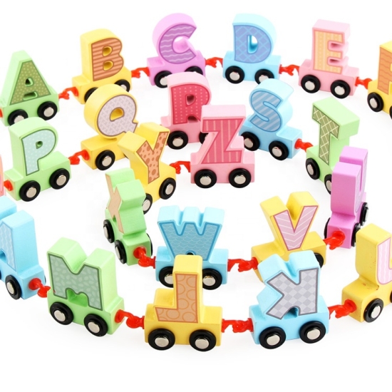 Trenulet din lemn copii cu literele alfabetului Cartoon