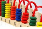 Numaratoare-cu-operatii-matematice-Abac-din-lemn.jpg
