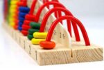 Numaratoare-cu-operatii-matematice-Abac-din-lemn.jpg
