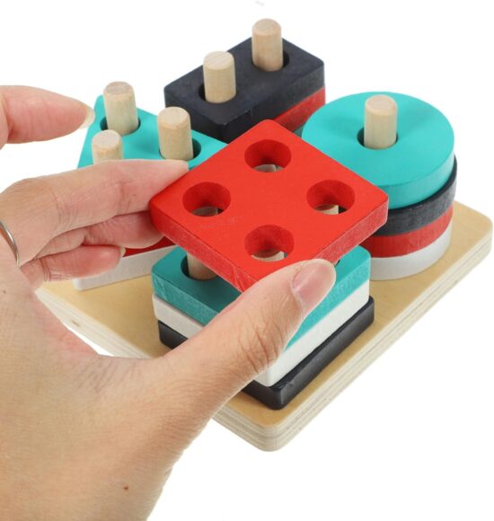 Sortator 4 coloane din lemn Forme geometrice pentru motricitate