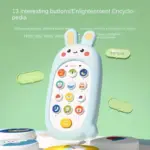 Telefonul dispune de o husa din silicon gros, detasabila.