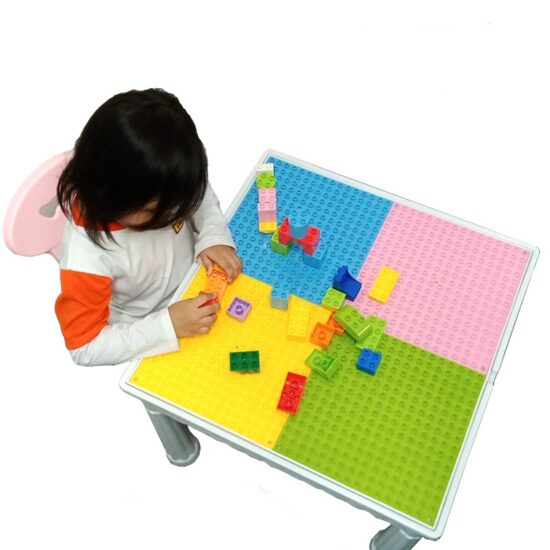 Set-masuta-cu-scaun-si-cuburi-lego-My-play-table-2.jpg