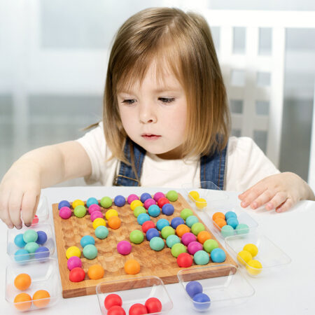Joc Montessori Tablita cu bile colorate Rainbow color