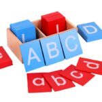 Litere latine Montessori cu majuscule si minuscule lemn