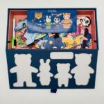 Puzzle din lemn cu magnet si tablita cu marker Imbraca Familia