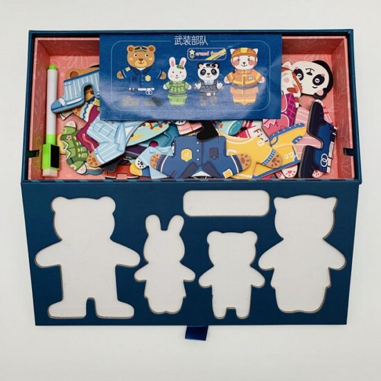 Puzzle din lemn cu magnet si tablita cu marker Imbraca Familia