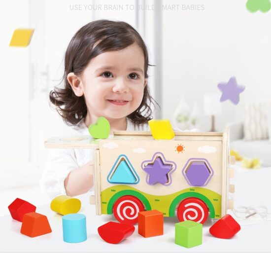 Autobuzul de construit cu roti si forme geometrice din lemn Autobuzul de construit cu roti si forme geometrice din lemn