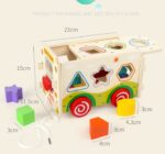 Autobuzul de construit cu roti si forme geometrice din lemn