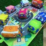 Set 6 masini jucarii cu covor de joaca si gentuta copii