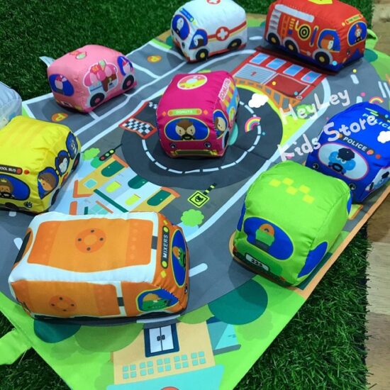 Set 6 masini jucarii cu covor de joaca si gentuta copii