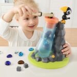 Jucarie Montessori Hranim corbul in picioare pe stanca