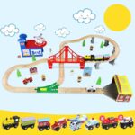 Circuit tren cu vehicule si semne de circulatie lemn 70 piese