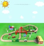 Circuit tren cu vehicule si semne de circulatie lemn 70 piese