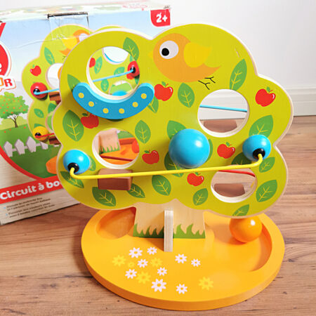 Copacul Montessori Pista cu bile Marul colorat din lemn