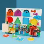 Puzzle Montessori cu incuietori si forme geometrice din lemn