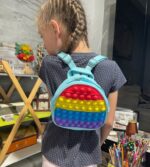 ghiozdan-gradinita-colorat-copii-jucarie-pop-it-curele-reglabile