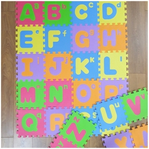 Covor puzzle Alfabetul de la A-Z cu litere mari 26 piese