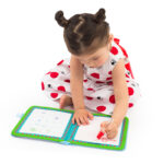 Carte magica Deseneaza Picteaza cu Marker cu apa Mideer