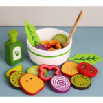 Jucarie Set Salata de fructe-legume feliate cu accesorii lemn