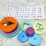 Piramida Montessori cu forme geometrice Joc Tangram