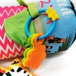 Perna burtica bebe moale Cilindru cu zornaitori si animalute