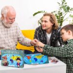 Puzzle magnetic Harta lumii Animale-Oameni in haine specifice