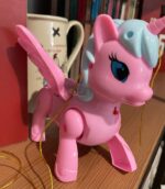 Jucarie interactiva Ponei mergator si muzical