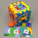Cub creativ cu forme geometrice Puzzle butoni