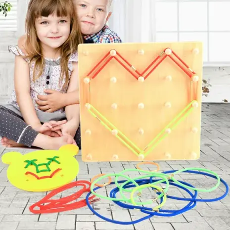 Joc grafic Stem Geoboard Matematic cu elastice