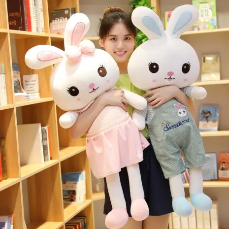 Papusa Iepuras din plus Rochita sau salopeta 130 cm