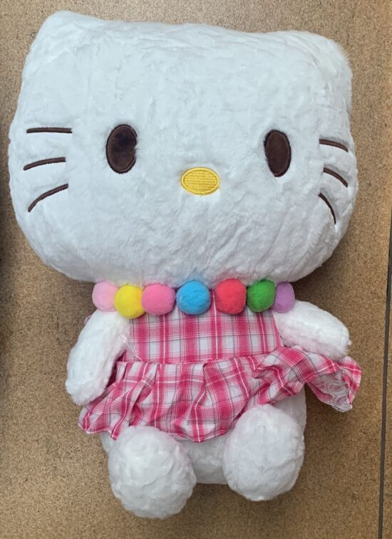 Jucarie plus Hello Kitty Pisicuta cu Rochita-margele 30-40cm