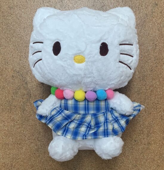 Jucarie plus Hello Kitty Pisicuta cu Rochita-margele 30-40cm