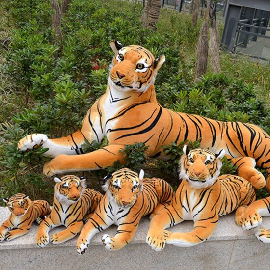 Jucarie plus Tigrul din padure Animal salbatic 150 cm Jucarie plus Tigrul din padure Animal salbatic 150 cm