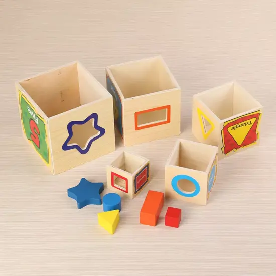 Piramida educativa din 5 cuburi Dimensiuni succesive