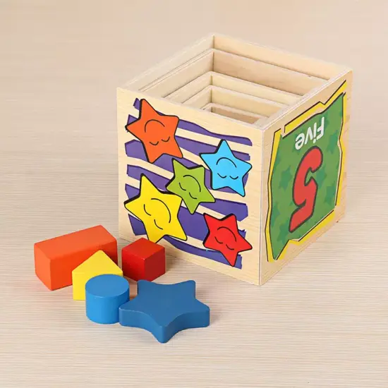 Piramida educativa din 5 cuburi Dimensiuni succesive