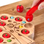 Joc Montessori Copacul cu mere numerotate Pescuit