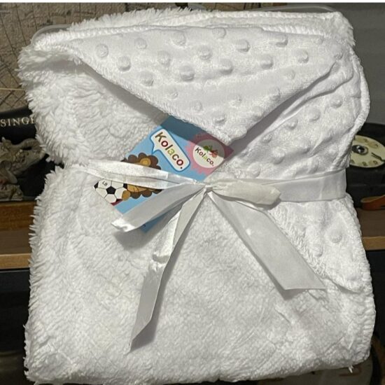 Paturica pufoasa cu 2 fete Gluga pentru bebelusi