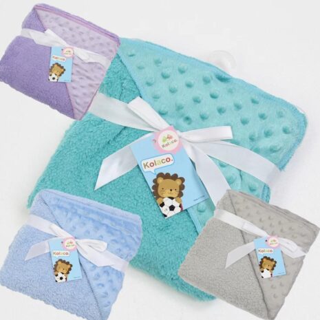 Paturica-pufoasa-cu-2-fete-Gluga-pentru-bebelusi