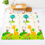 Covor joaca pliabil XPE Girafa cu 2 fete 180 x 200 cm