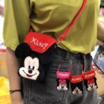 Geanta de umar postas Minnie-Mickey Mouse din plus