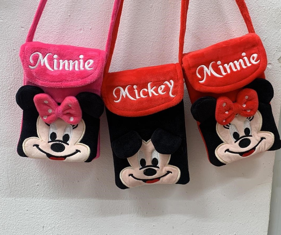 Geanta de umar postas Minnie-Mickey Mouse din plus