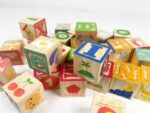 Cuburi educative Set 26 piese Montessori Litere-Cifre ABC
