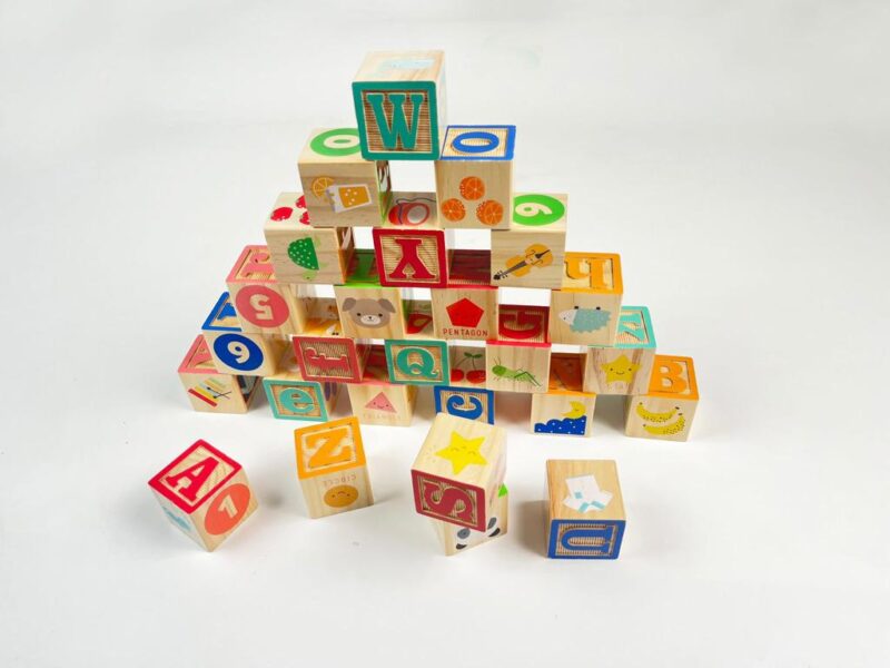 Cuburi educative Set 26 piese Montessori Litere-Cifre ABC