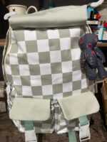 rucsac-scolar-cu-buzunare-inchise-bretele-reglabile-model-sah