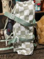 rucsac-scolar-cu-buzunare-inchise-bretele-reglabile-model-sah