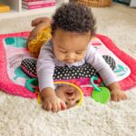 covor-bebelusi-cu-perna-pentru-burtica-zornaitori-saltea