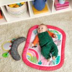 covor-bebelusi-cu-perna-pentru-burtica-zornaitori-saltea